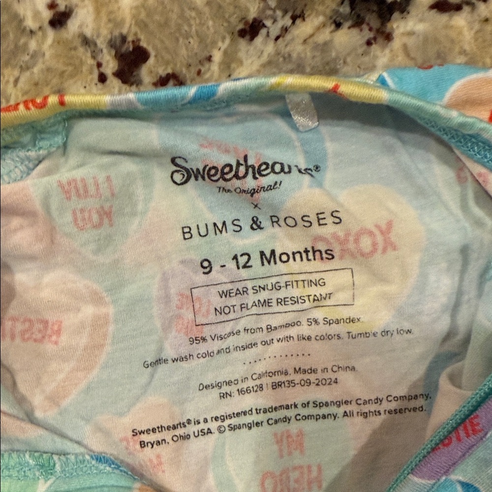 Bums and Roses Zippy - Picture 3 of 3